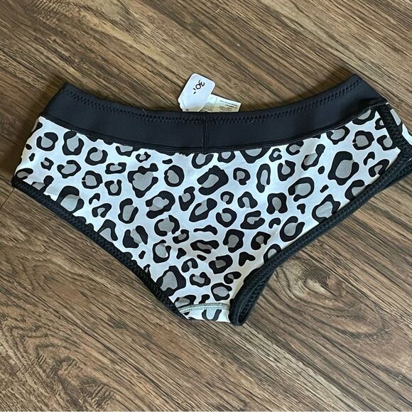 NWOT GlideSoul Bikini Bottom Black Gray White Leopard print Size Small - Picture 4 of 4
